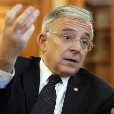 Isărescu sugerează că România ar putea să închidă actualul acord cu FMI fără o nouă înţelegere