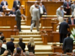 Cate mandate vor avea partidele in viitorul Parlament