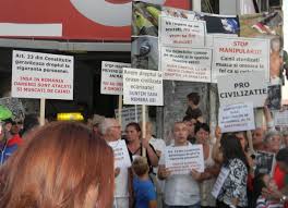 Proteste in Bucuresti fata de eutanasierea cainilor maidanezi